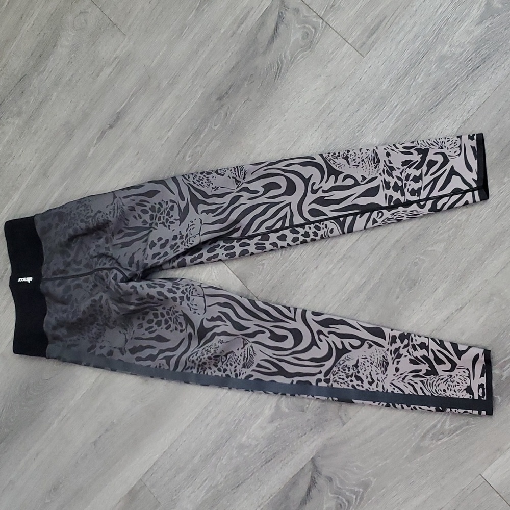 Ultracor Ultra High Panthera leggins grey size xxs in great condition 👌 - Picture 7 of 7
